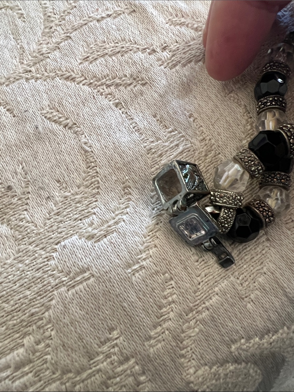 VTG Black and Clear Beaded prayer box Bracelet - Picture 5 of 7